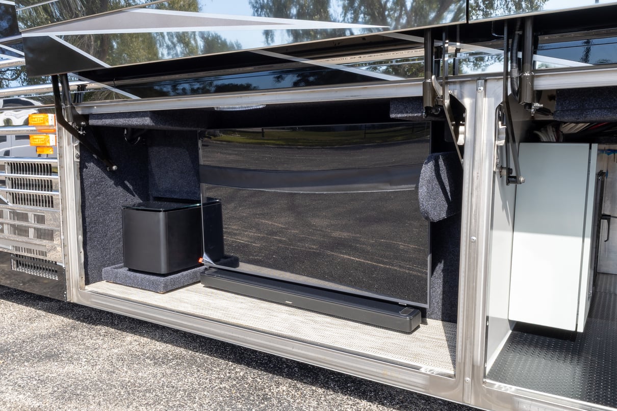 2025 Prevost Epic X3 45 gallery image-34