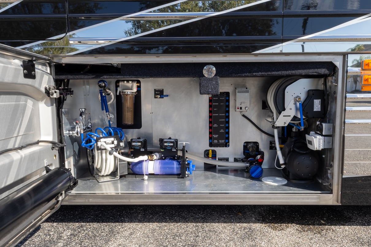 2025 Prevost Epic X3 45 gallery image-39