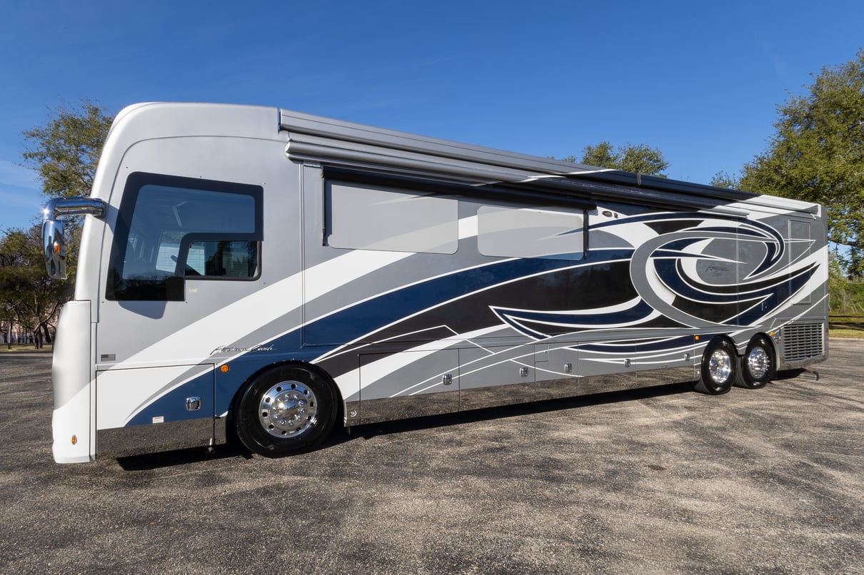 2022 American Coach American Eagle 45K gallery image-10