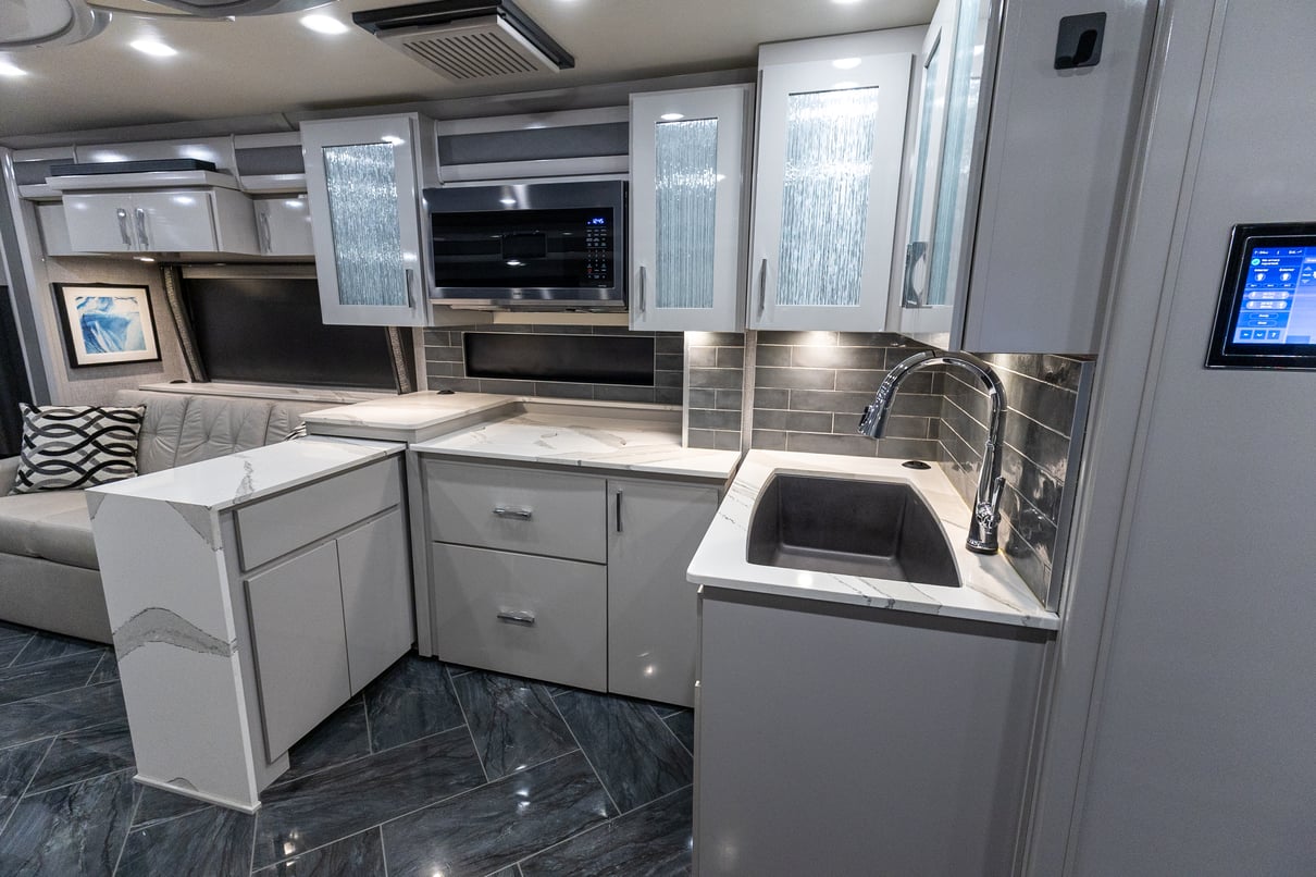 2022 American Coach American Eagle 45K gallery image-20