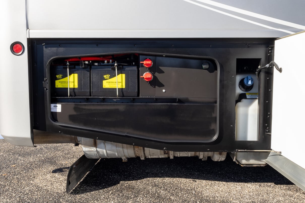 2022 American Coach American Eagle 45K gallery image-34