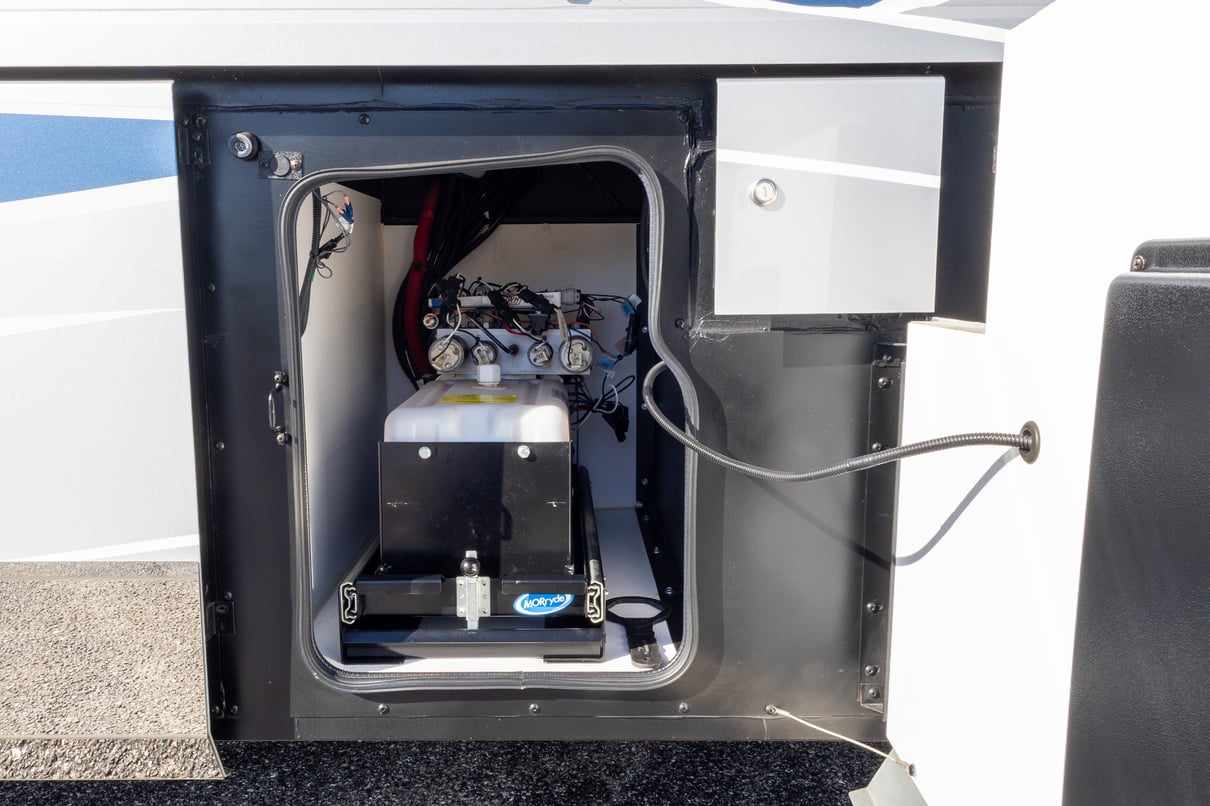 2022 American Coach American Eagle 45K gallery image-37