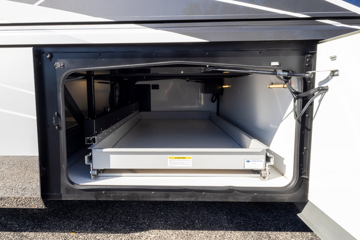 2022 American Coach American Eagle 45K gallery image-39