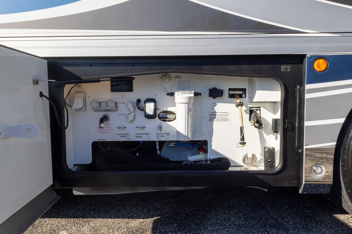 2022 American Coach American Eagle 45K gallery image-46