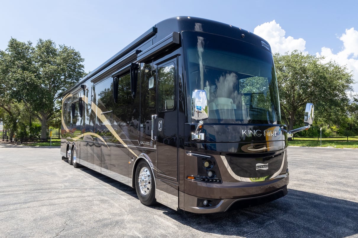 2018 Newmar King Aire 4531 gallery image-1