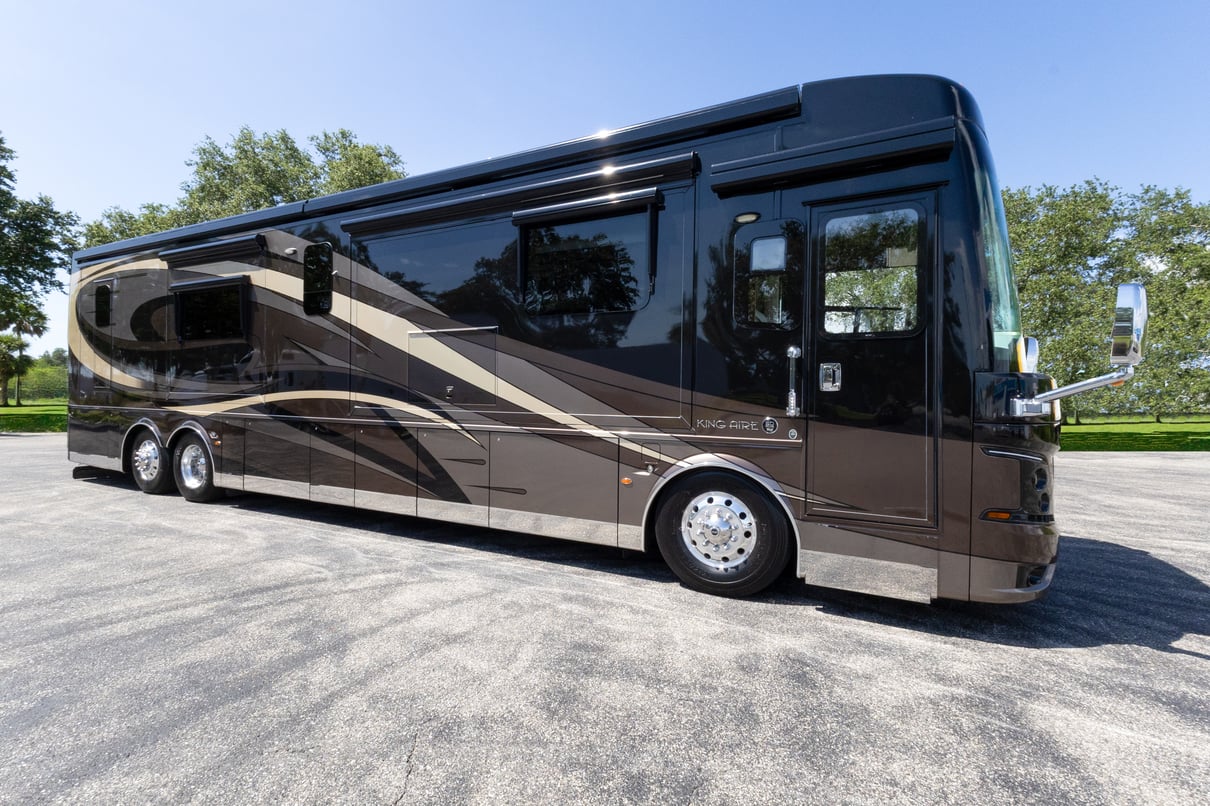 2018 Newmar King Aire 4531 gallery image-2