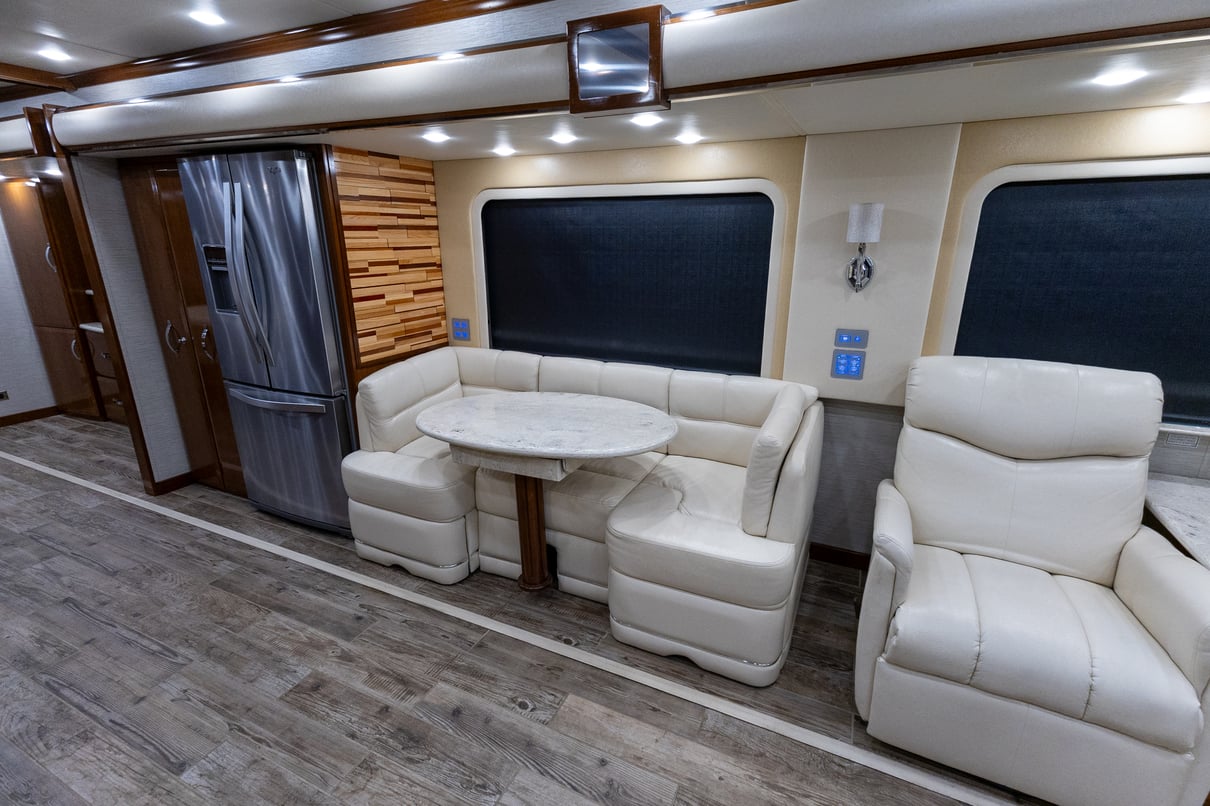 2018 Newmar King Aire 4531 gallery image-16