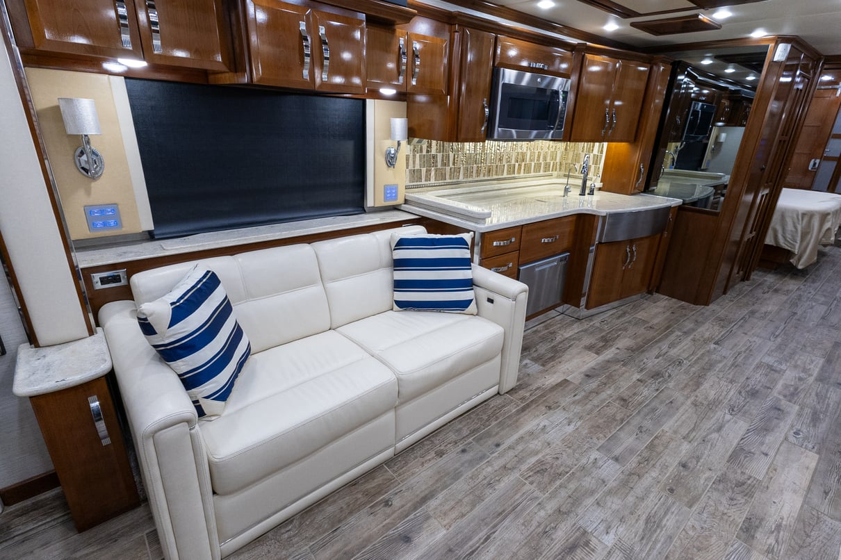 2018 Newmar King Aire 4531 gallery image-17
