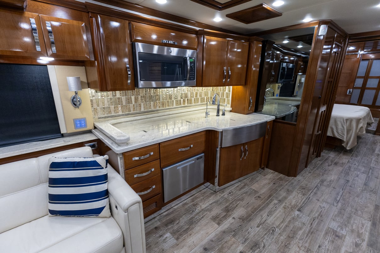 2018 Newmar King Aire 4531 gallery image-18