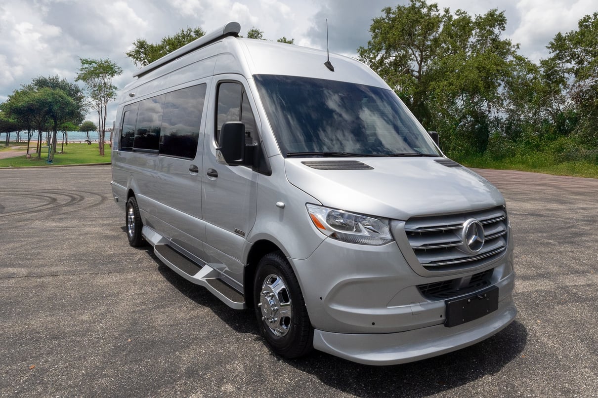 2023 Midwest Automotive Designs American Coach Patriot MD4 gallery image-1