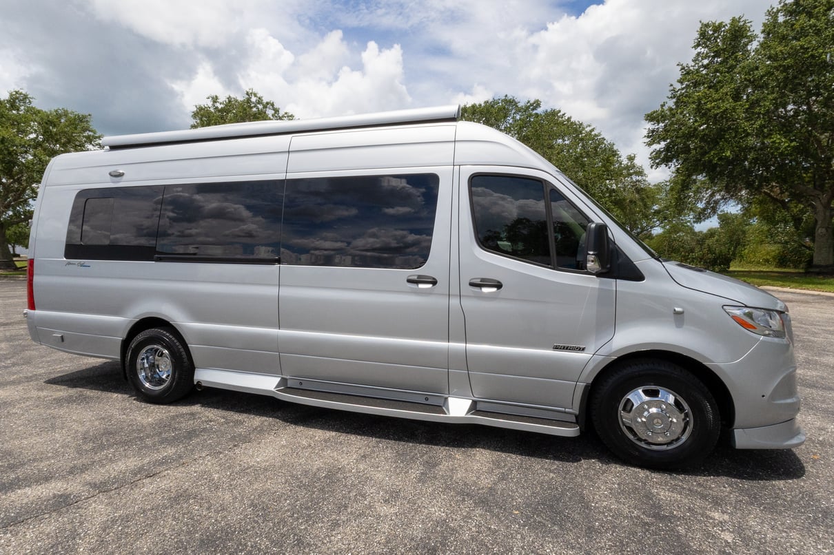 2023 Midwest Automotive Designs American Coach Patriot MD4 gallery image-2