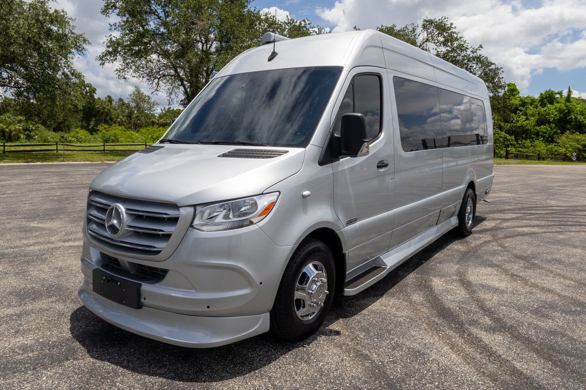 2023 Midwest Automotive Designs American Coach Patriot MD4 gallery image-12