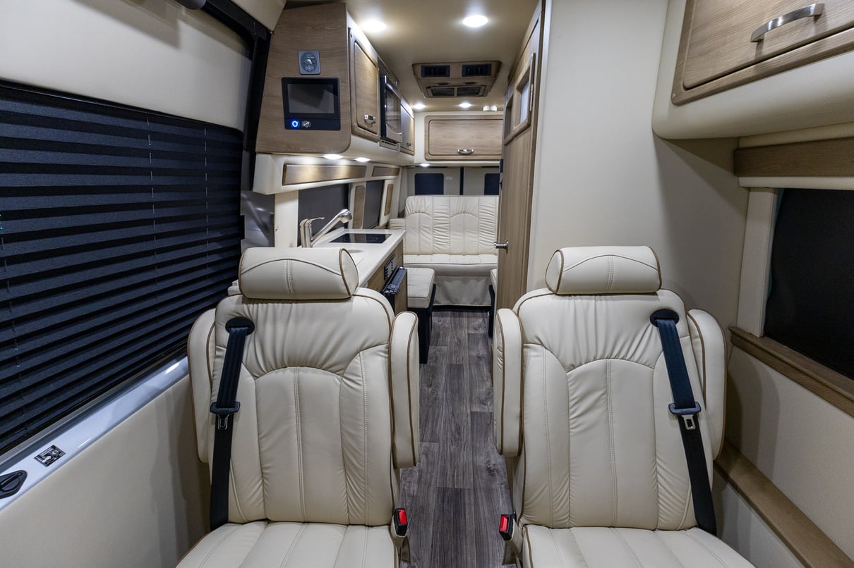 2023 Midwest Automotive Designs American Coach Patriot MD4 gallery image-15