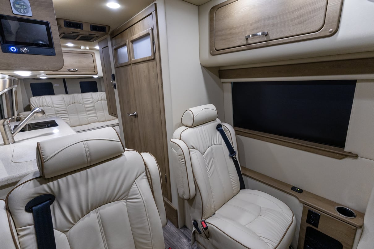 2023 Midwest Automotive Designs American Coach Patriot MD4 gallery image-16