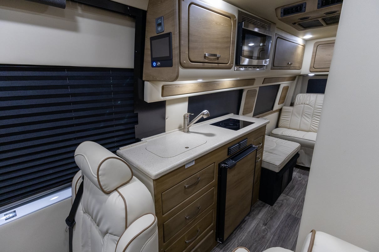 2023 Midwest Automotive Designs American Coach Patriot MD4 gallery image-20