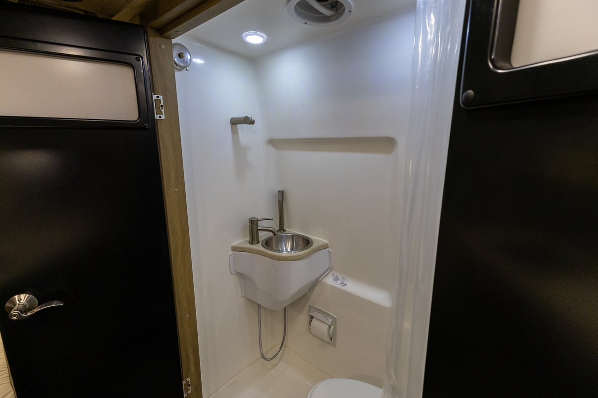 2023 Midwest Automotive Designs American Coach Patriot MD4 gallery image-23