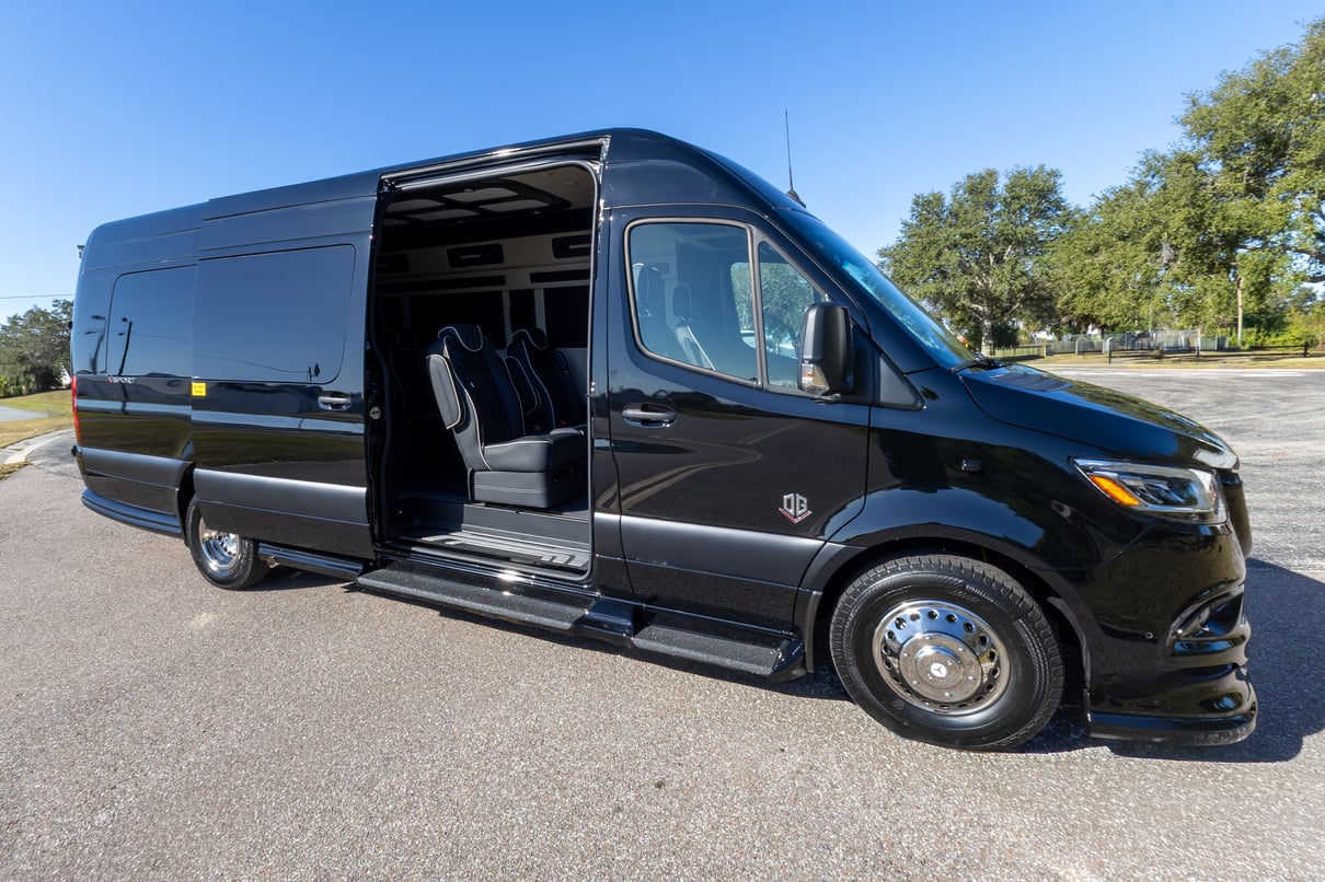 2026 OGV Luxury Coach gallery image-3