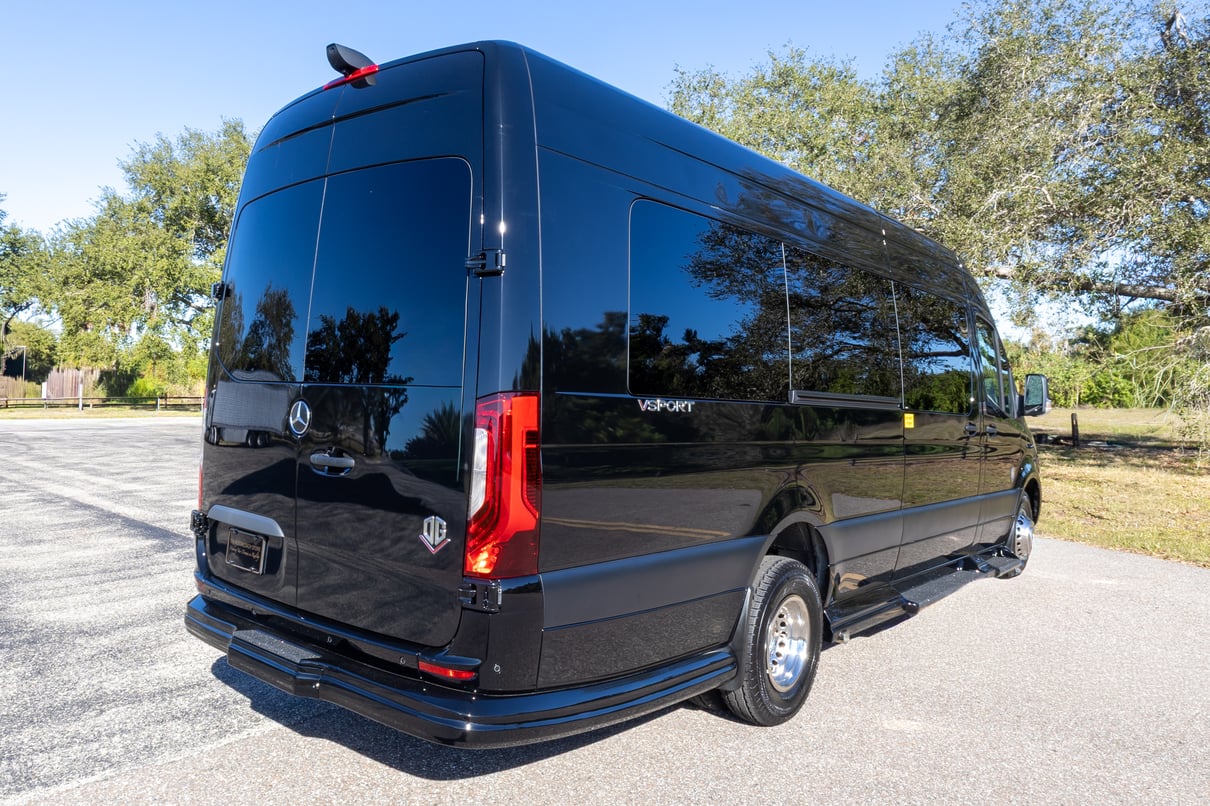 2026 OGV Luxury Coach gallery image-6