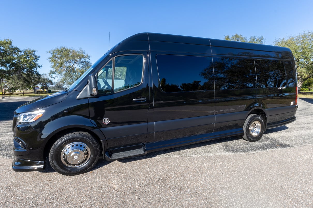 2026 OGV Luxury Coach gallery image-11