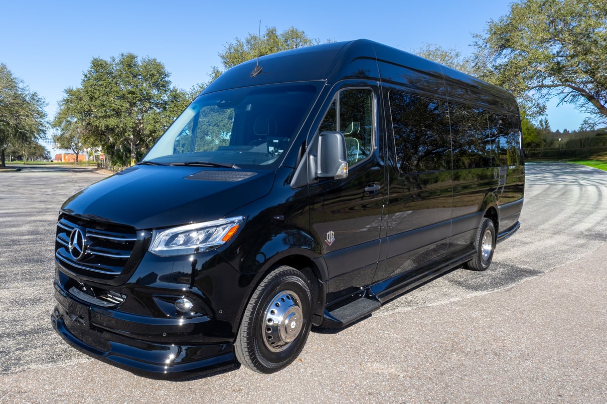 2026 OGV Luxury Coach gallery image-12