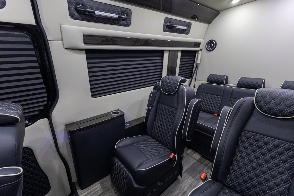 2026 OGV Luxury Coach gallery image-19