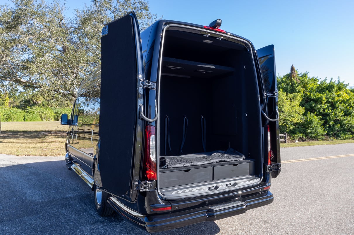 2026 OGV Luxury Coach gallery image-25