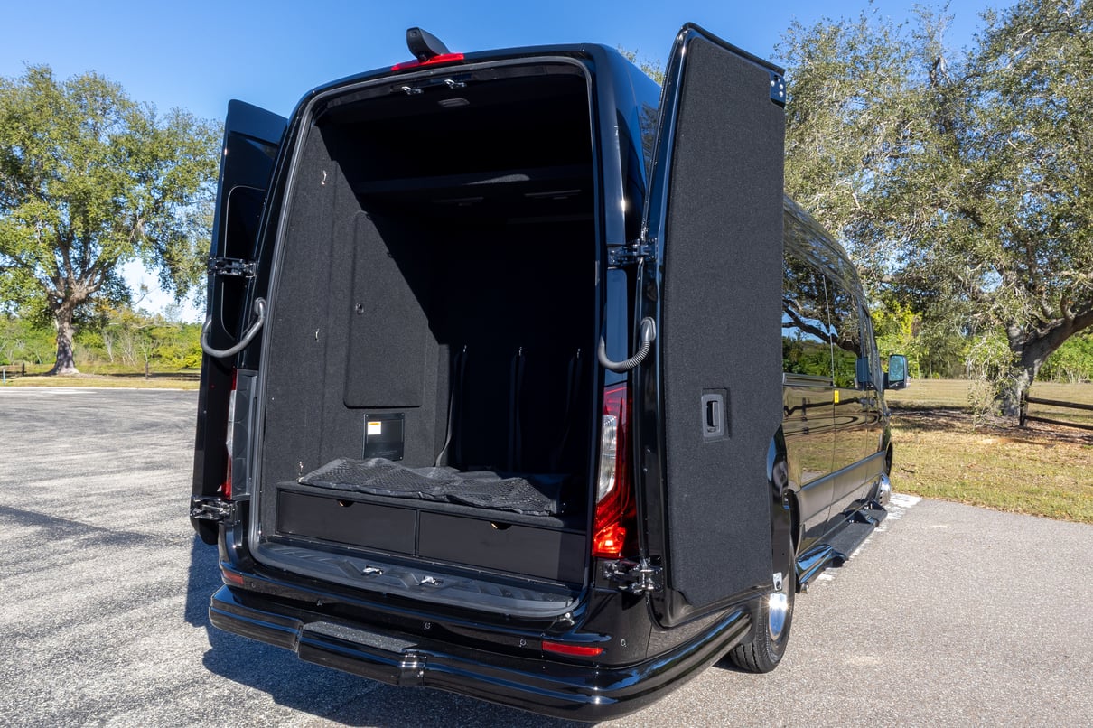 2026 OGV Luxury Coach gallery image-27