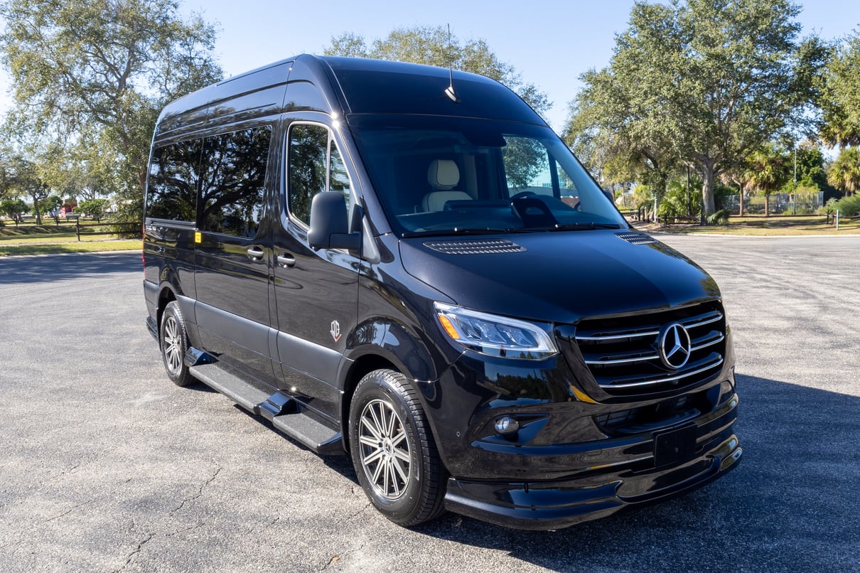 2026 OGV Luxury Coach gallery image-1