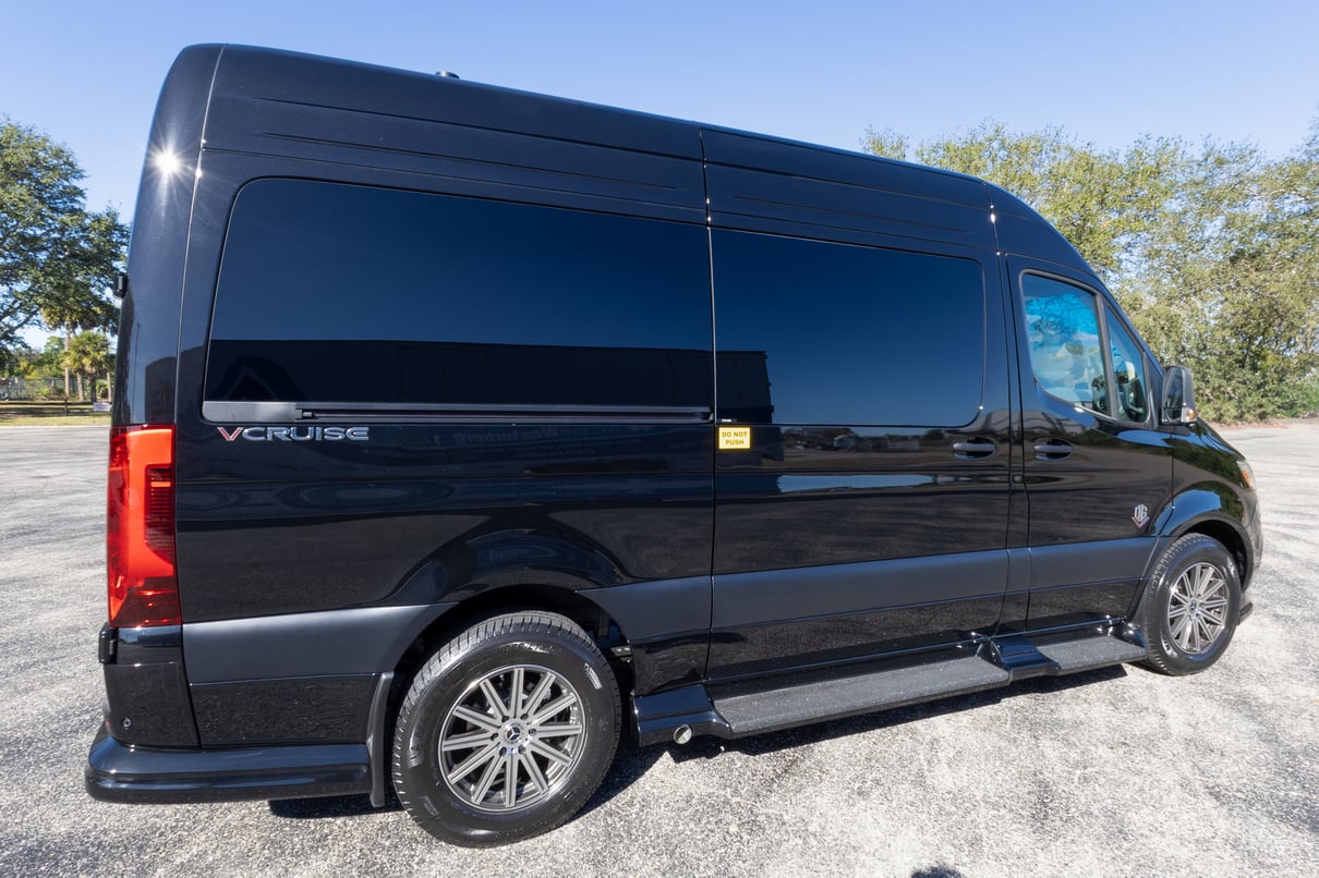 2026 OGV Luxury Coach gallery image-5