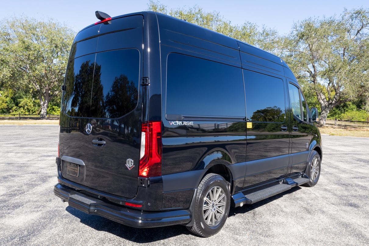 2026 OGV Luxury Coach gallery image-6