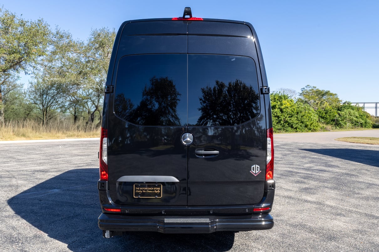 2026 OGV Luxury Coach gallery image-7