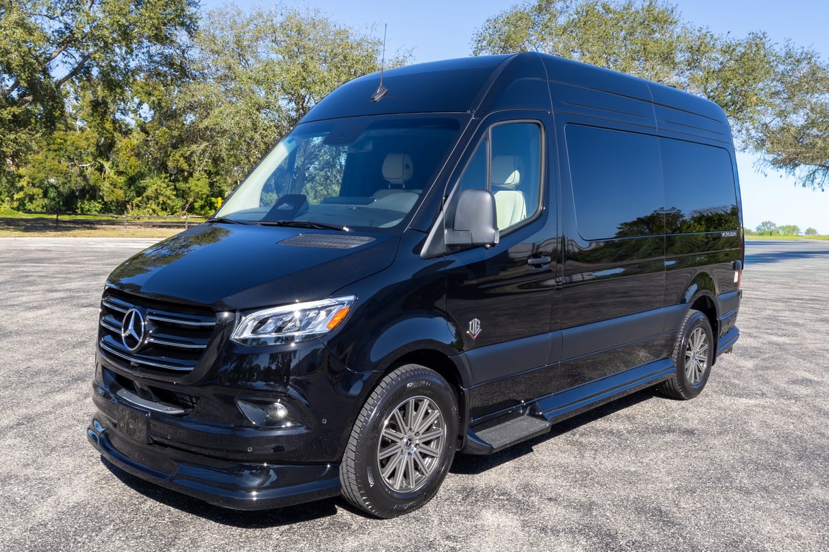 2026 OGV Luxury Coach gallery image-12