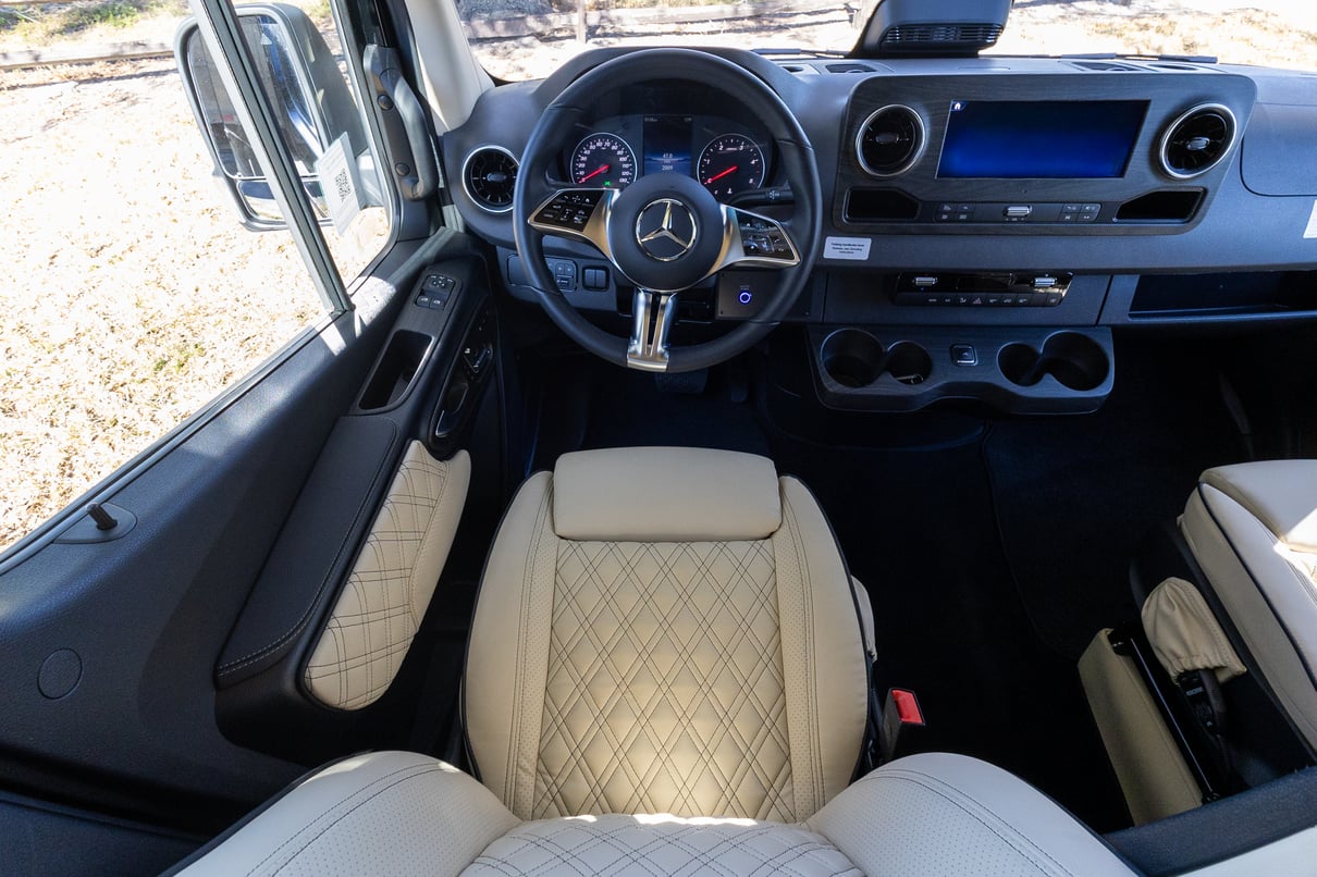 2026 OGV Luxury Coach gallery image-14