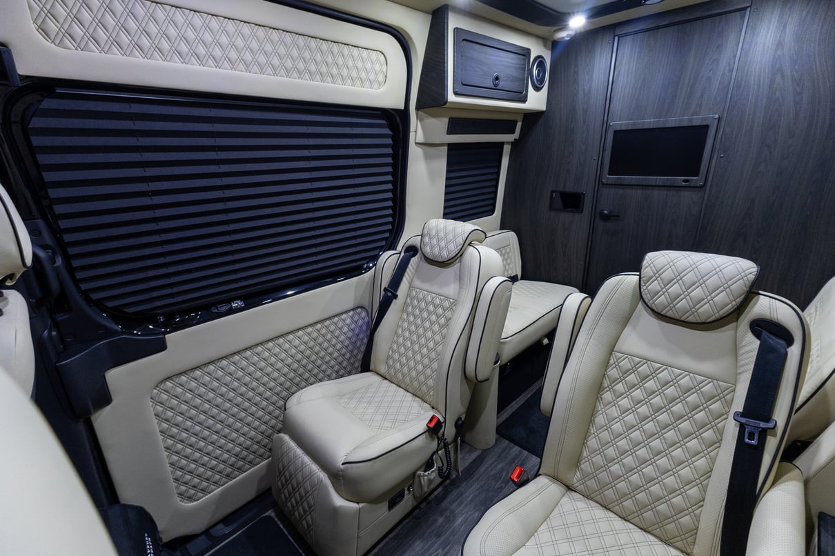 2026 OGV Luxury Coach gallery image-18