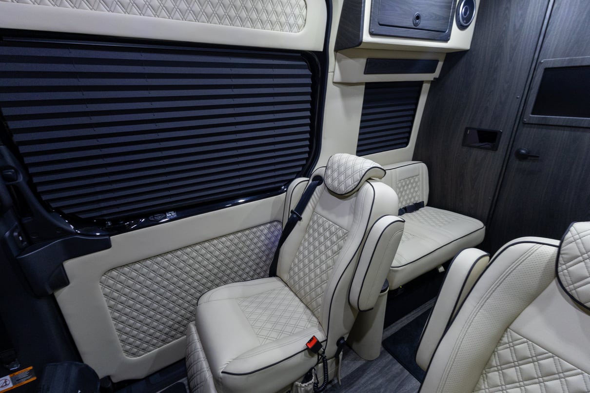 2026 OGV Luxury Coach gallery image-19