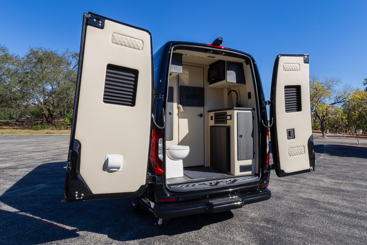 2026 OGV Luxury Coach gallery image-22