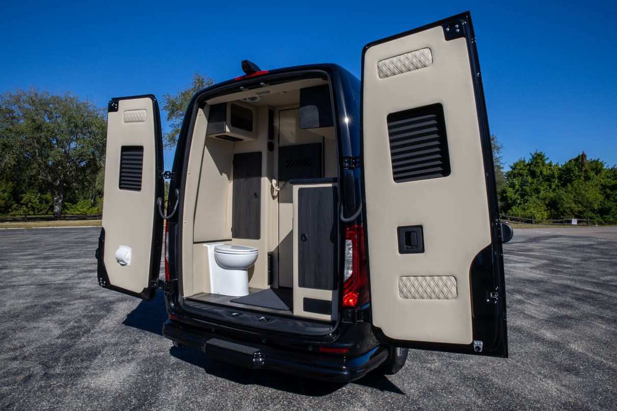 2026 OGV Luxury Coach gallery image-24