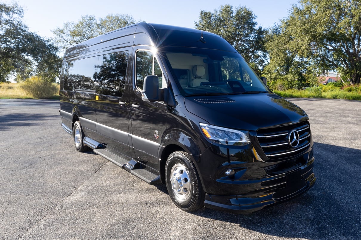 2026 OGV Luxury Coach gallery image-1