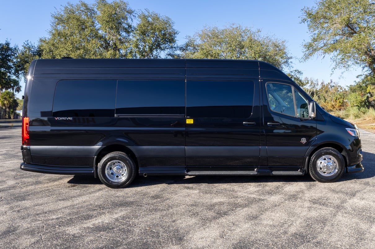 2026 OGV Luxury Coach gallery image-4