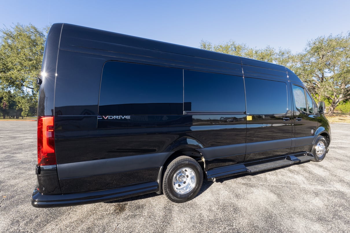 2026 OGV Luxury Coach gallery image-5