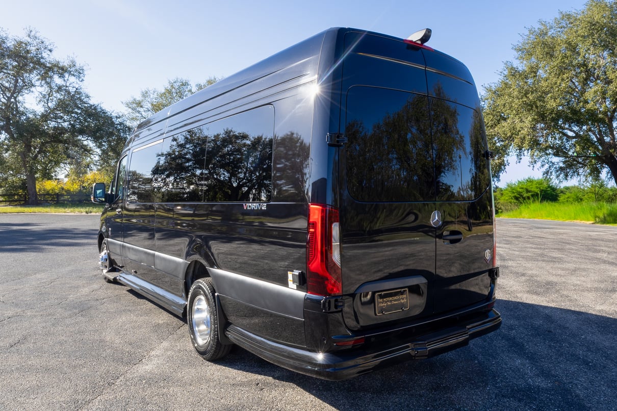 2026 OGV Luxury Coach gallery image-9