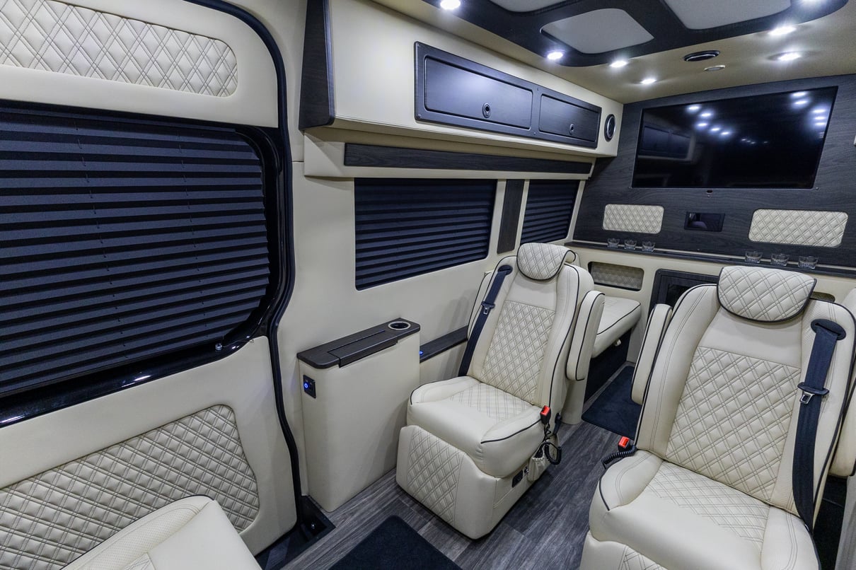 2026 OGV Luxury Coach gallery image-17