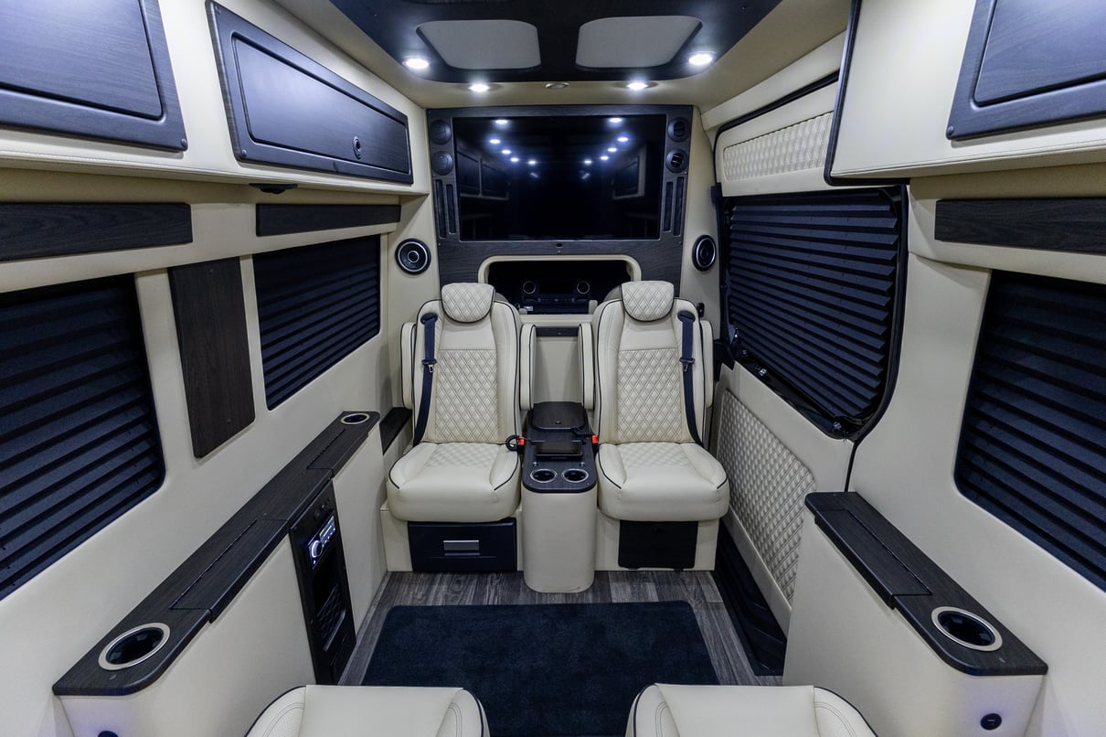 2026 OGV Luxury Coach gallery image-22