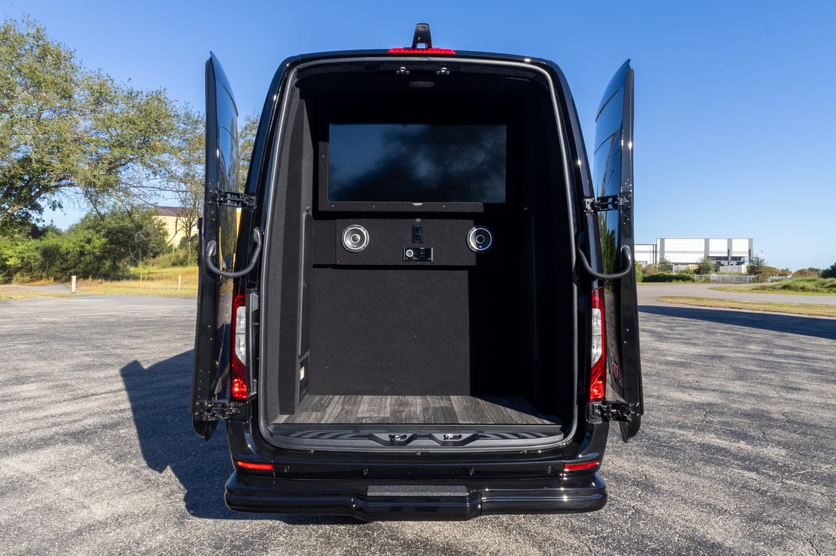 2026 OGV Luxury Coach gallery image-24