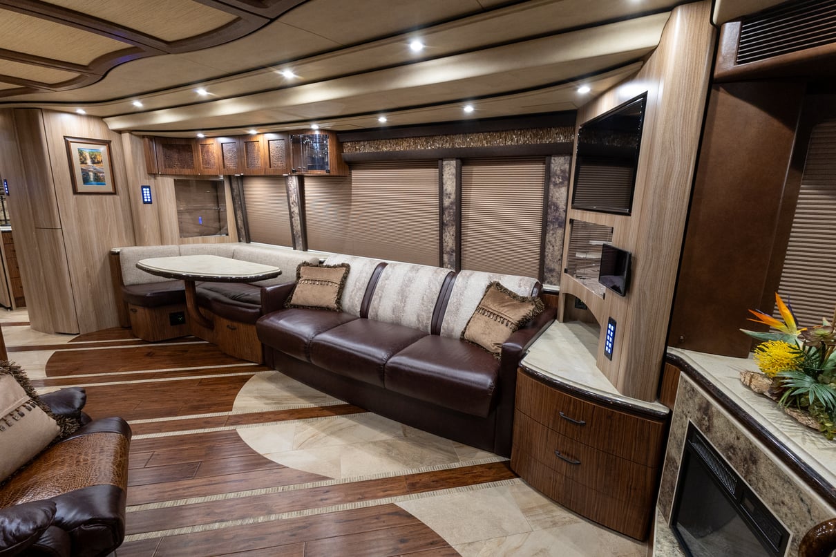 2018 Prevost Marathon H3 45 gallery image-15