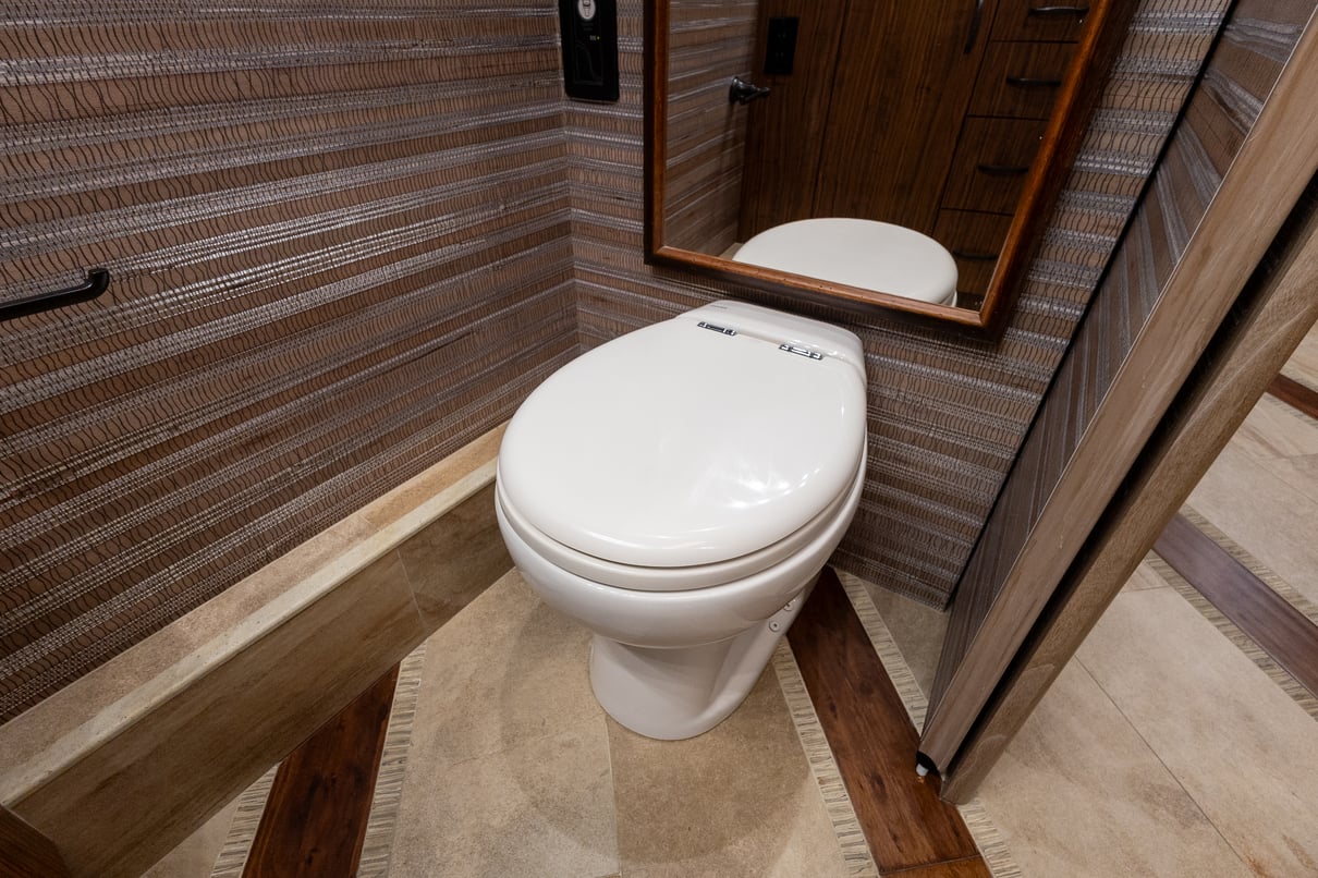 2018 Prevost Marathon H3 45 gallery image-23