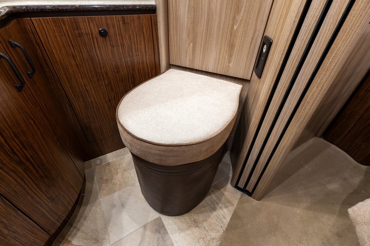 2018 Prevost Marathon H3 45 gallery image-30