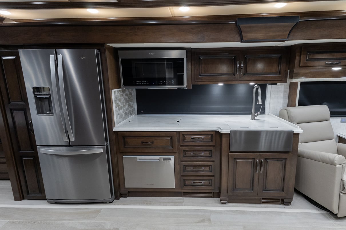 2023 Newmar Dutch Star 4370 gallery image-19