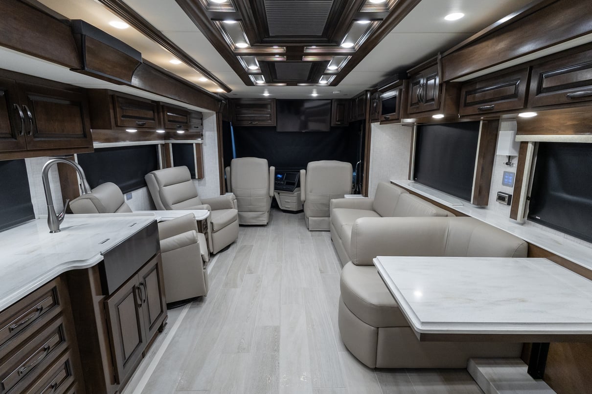 2023 Newmar Dutch Star 4370 gallery image-21