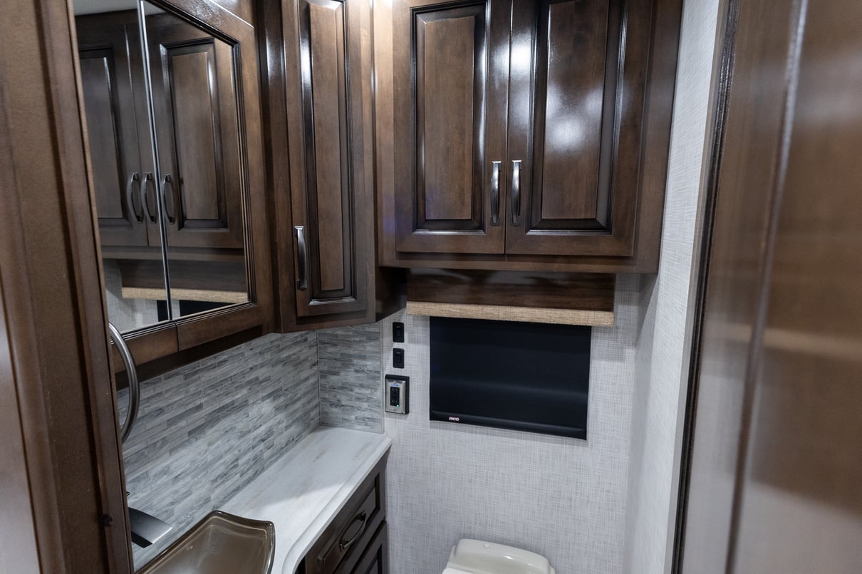 2023 Newmar Dutch Star 4370 gallery image-22